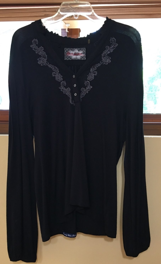 Robert Graham v-neck blouse